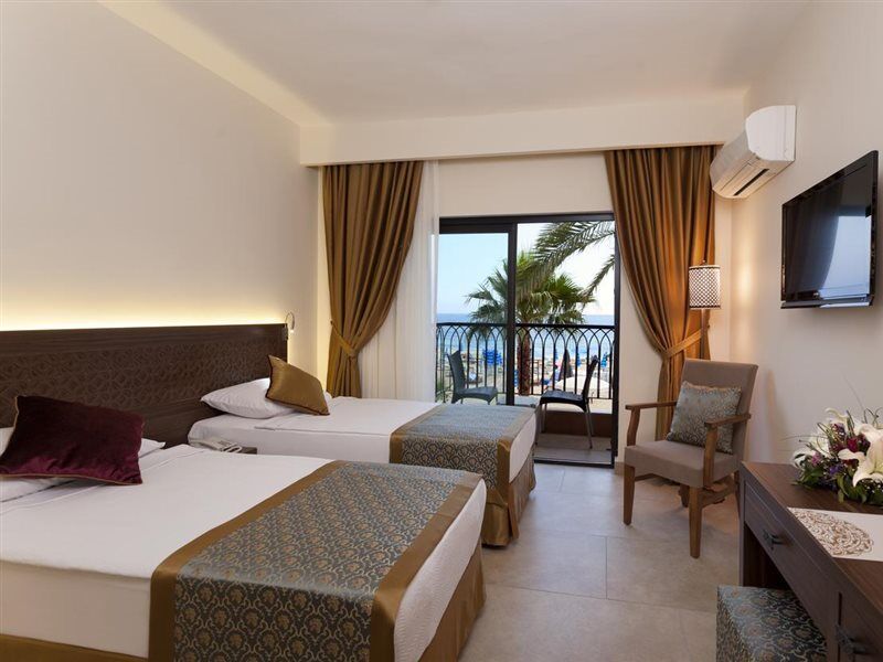 Alaaddin Beach Hotel - Adult Only 阿拉尼亚 外观 照片